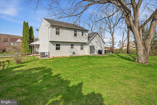 168 5TH ST, Nazareth, PA 18064