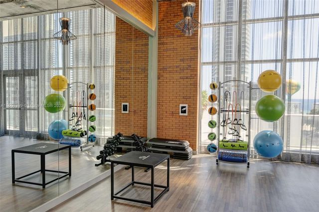 4010 S Ocean Dr R2106, Hollywood, FL 33019