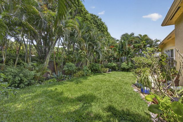 9489 Worswick Court, Wellington, FL 33414