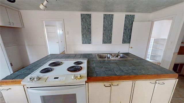 1813 Canterbury RD, Hampton, VA 23666