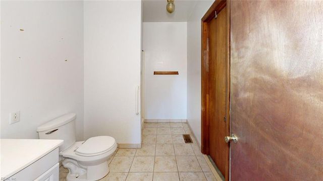 1813 Canterbury RD, Hampton, VA 23666