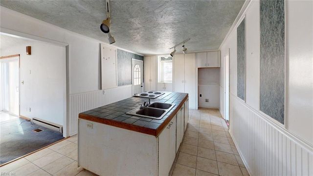 1813 Canterbury RD, Hampton, VA 23666