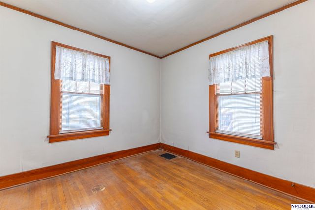 1110 S 43rd Street, Omaha, NE 68105