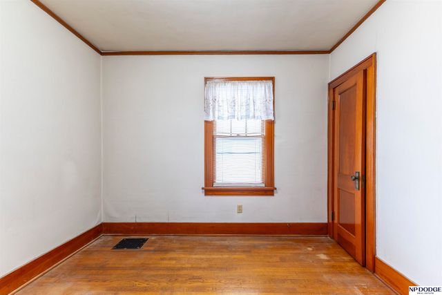 1110 S 43rd Street, Omaha, NE 68105