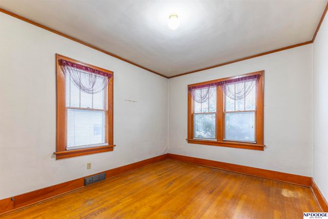 1110 S 43rd Street, Omaha, NE 68105