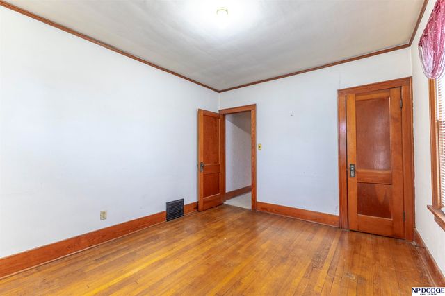 1110 S 43rd Street, Omaha, NE 68105