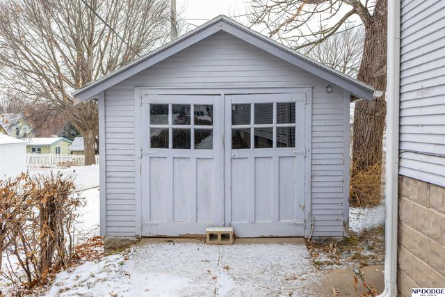 1110 S 43rd Street, Omaha, NE 68105