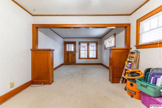 1110 S 43rd Street, Omaha, NE 68105