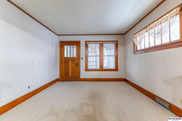 1110 S 43rd Street, Omaha, NE 68105