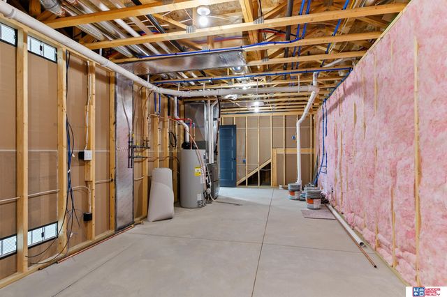 443 Deep Water Drive, Lincoln, NE 68527