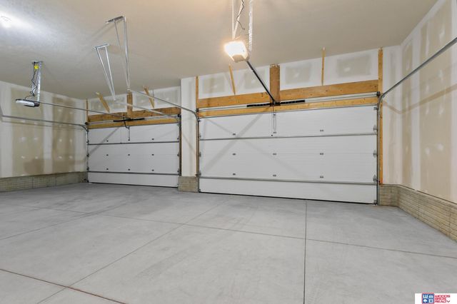 443 Deep Water Drive, Lincoln, NE 68527