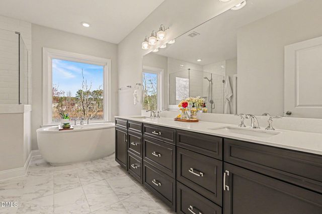 543 Glenville Lake Drive, Fuquay Varina, NC 27526