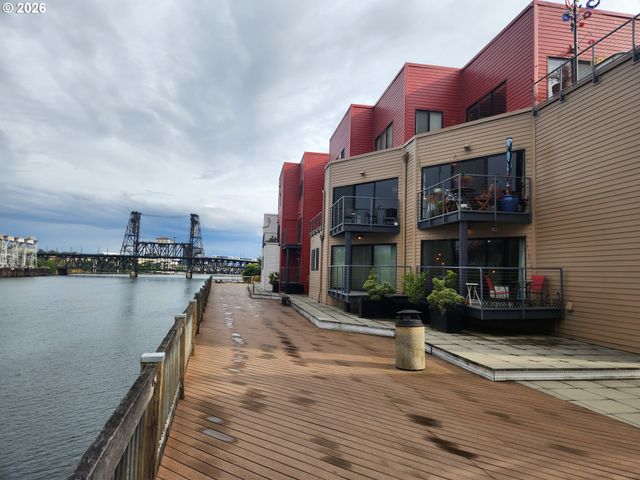 940 Nw NAITO Pkwy L15, Portland, OR 97209