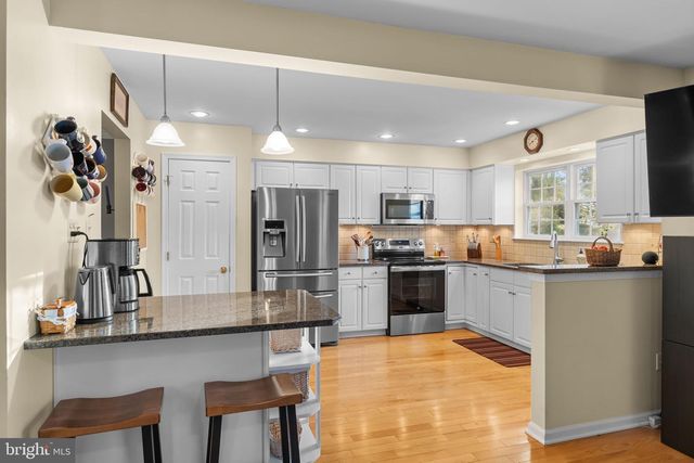 2043 VALLEY VIEW DR, Quakertown, PA 18951