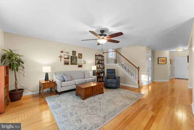 2043 VALLEY VIEW DR, Quakertown, PA 18951