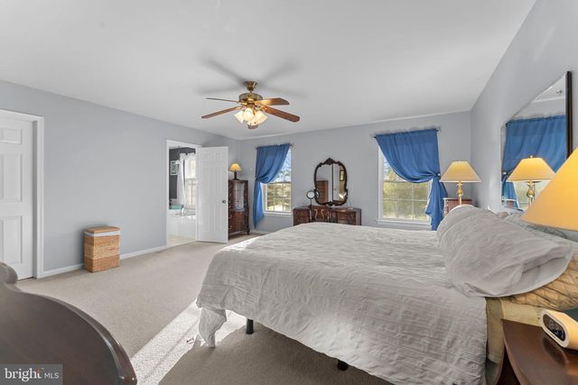 2043 VALLEY VIEW DR, Quakertown, PA 18951