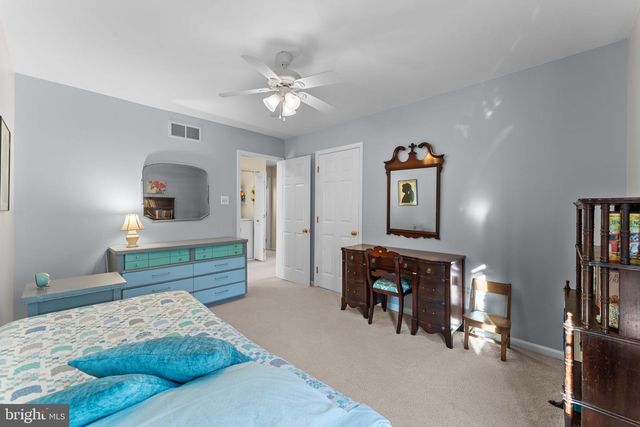 2043 VALLEY VIEW DR, Quakertown, PA 18951