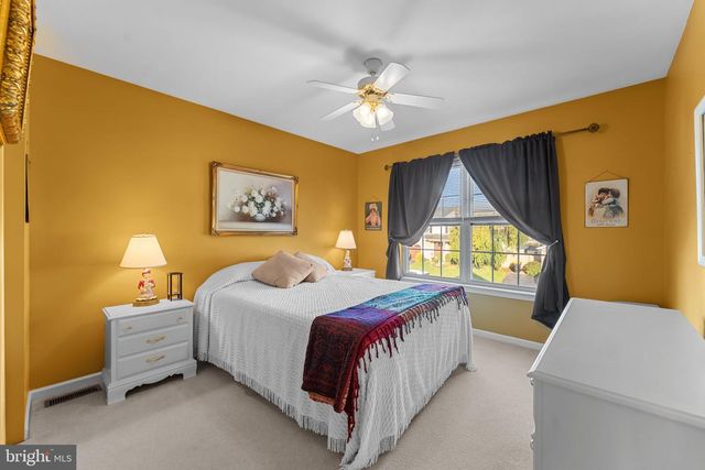 2043 VALLEY VIEW DR, Quakertown, PA 18951
