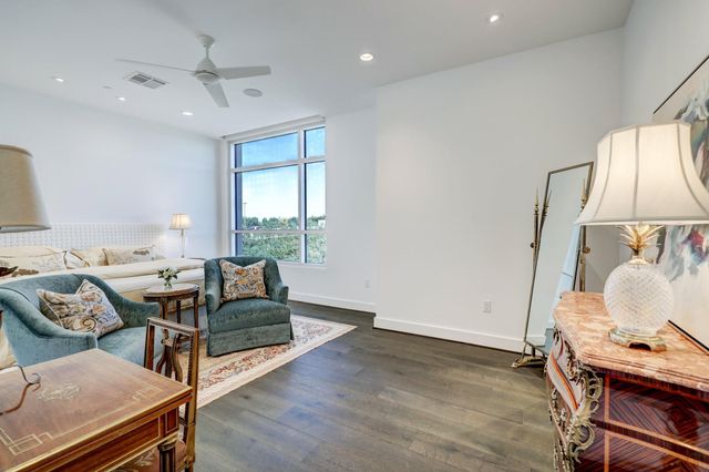 3331 Damico Street 401, Houston, TX 77019