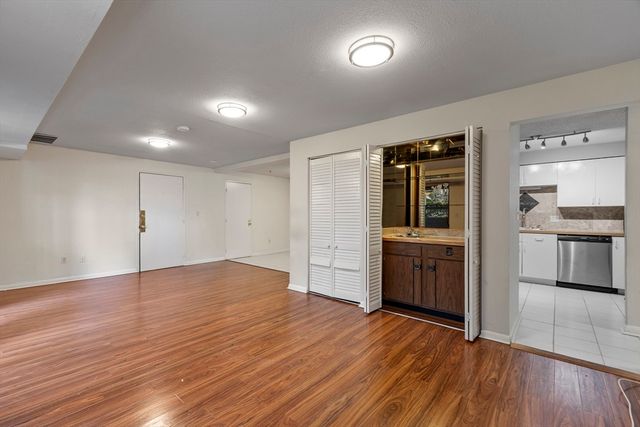 1461 Pawtucket Blvd D-4, Lowell, MA 01854