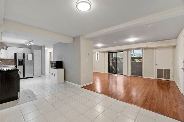 1461 Pawtucket Blvd D-4, Lowell, MA 01854