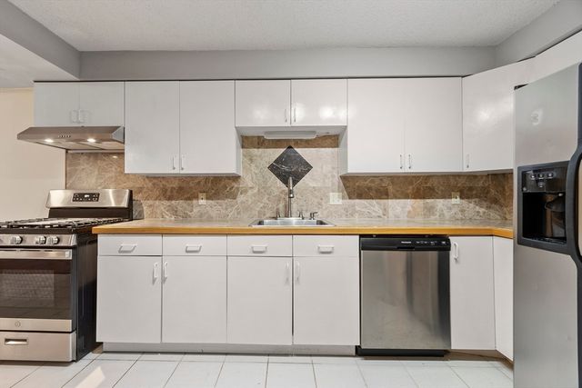 1461 Pawtucket Blvd D-4, Lowell, MA 01854