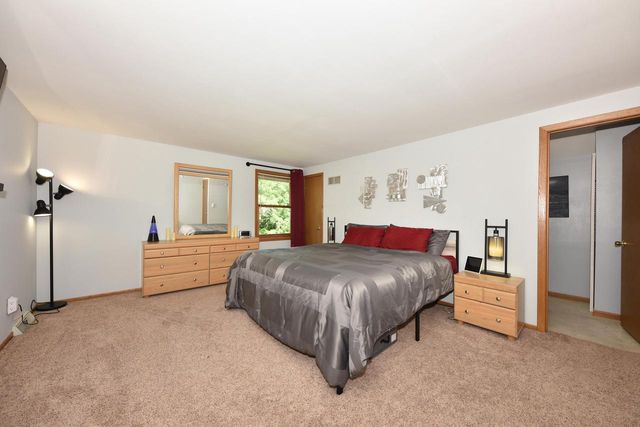 5021 W Rawson AVENUE, Franklin, WI 53132