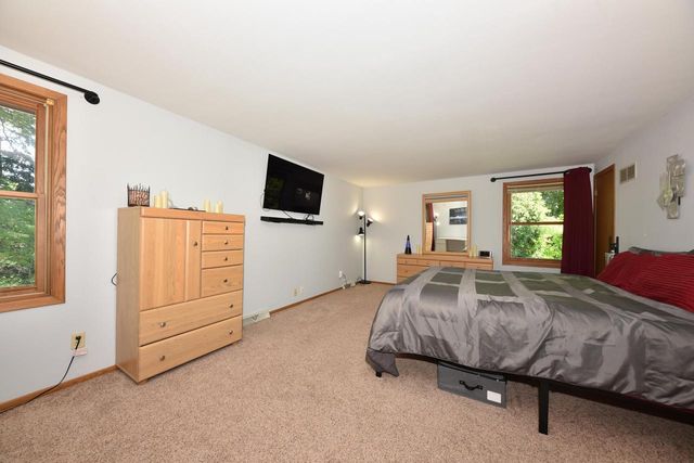 5021 W Rawson AVENUE, Franklin, WI 53132