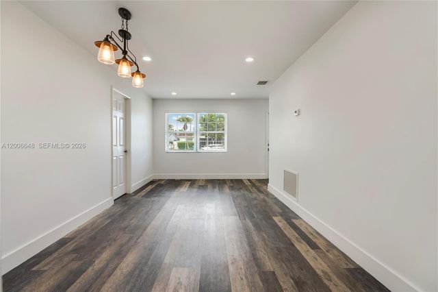 330 SW 104th Ct, Sweetwater, FL 33174