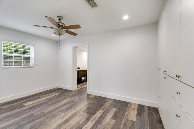 330 SW 104th Ct, Sweetwater, FL 33174