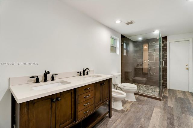 330 SW 104th Ct, Sweetwater, FL 33174