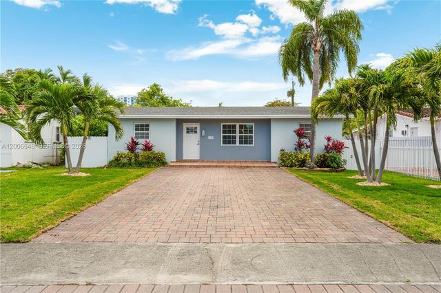 330 SW 104th Ct, Sweetwater, FL 33174