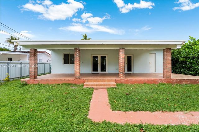 330 SW 104th Ct, Sweetwater, FL 33174