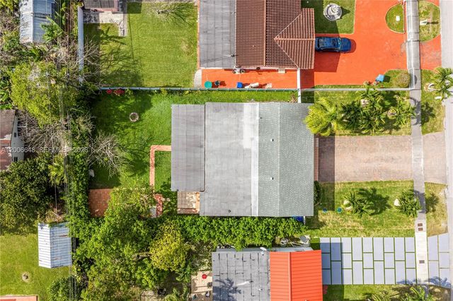 330 SW 104th Ct, Sweetwater, FL 33174