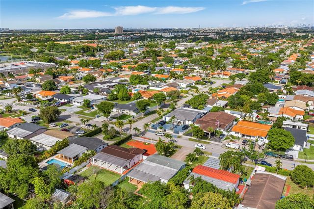 330 SW 104th Ct, Sweetwater, FL 33174