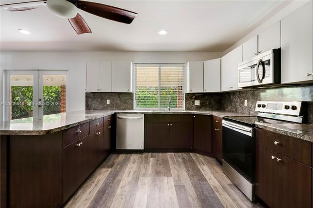 330 SW 104th Ct, Sweetwater, FL 33174