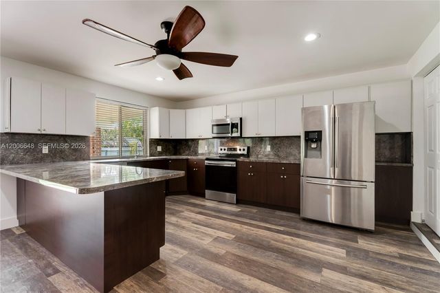 330 SW 104th Ct, Sweetwater, FL 33174