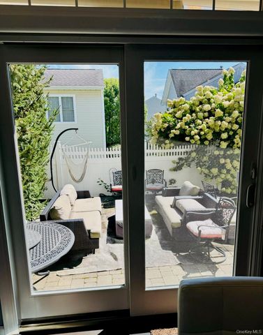 143 Classic Court, White Plains, NY 10603