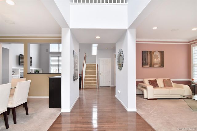 143 Classic Court, White Plains, NY 10603