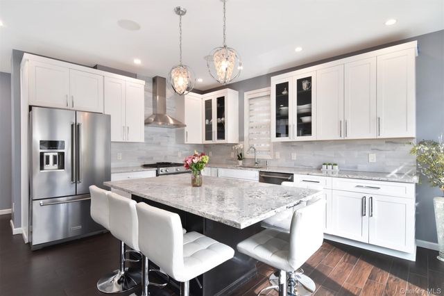 143 Classic Court, White Plains, NY 10603