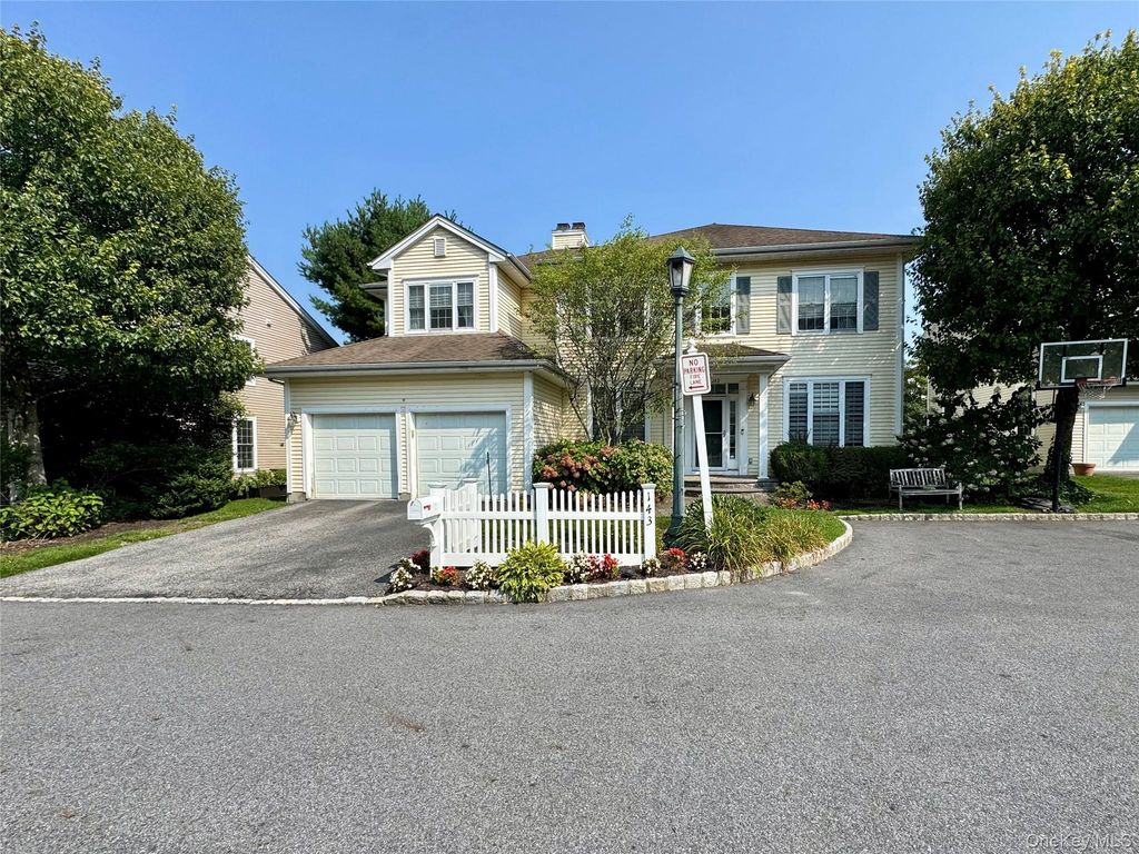 143 Classic Court, White Plains, NY 10603