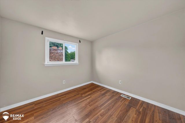 310 Delzingro Drive, Davison, MI 48423