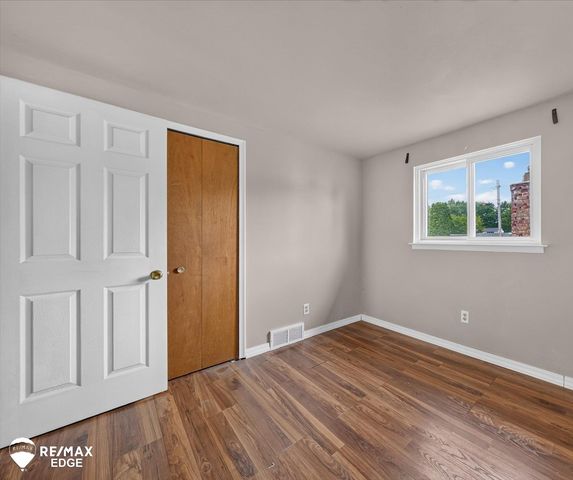 310 Delzingro Drive, Davison, MI 48423