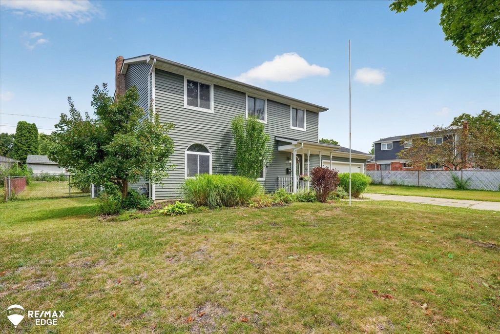 310 Delzingro Drive, Davison, MI 48423