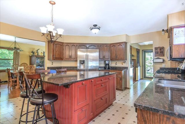 6401 Running Horse ROAD, Racine, WI 53402