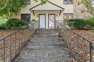 1049 Rock Knoll Court, Winston-salem, NC 27107