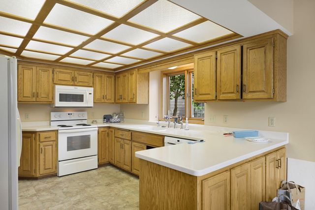 5611 Dunlap Avenue N, Shoreview, MN 55126