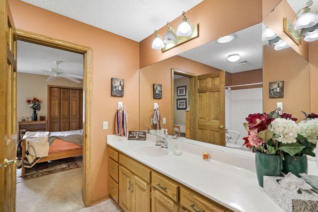 5611 Dunlap Avenue N, Shoreview, MN 55126
