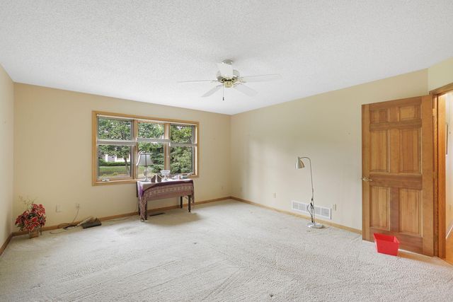 5611 Dunlap Avenue N, Shoreview, MN 55126