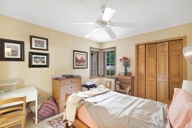 5611 Dunlap Avenue N, Shoreview, MN 55126